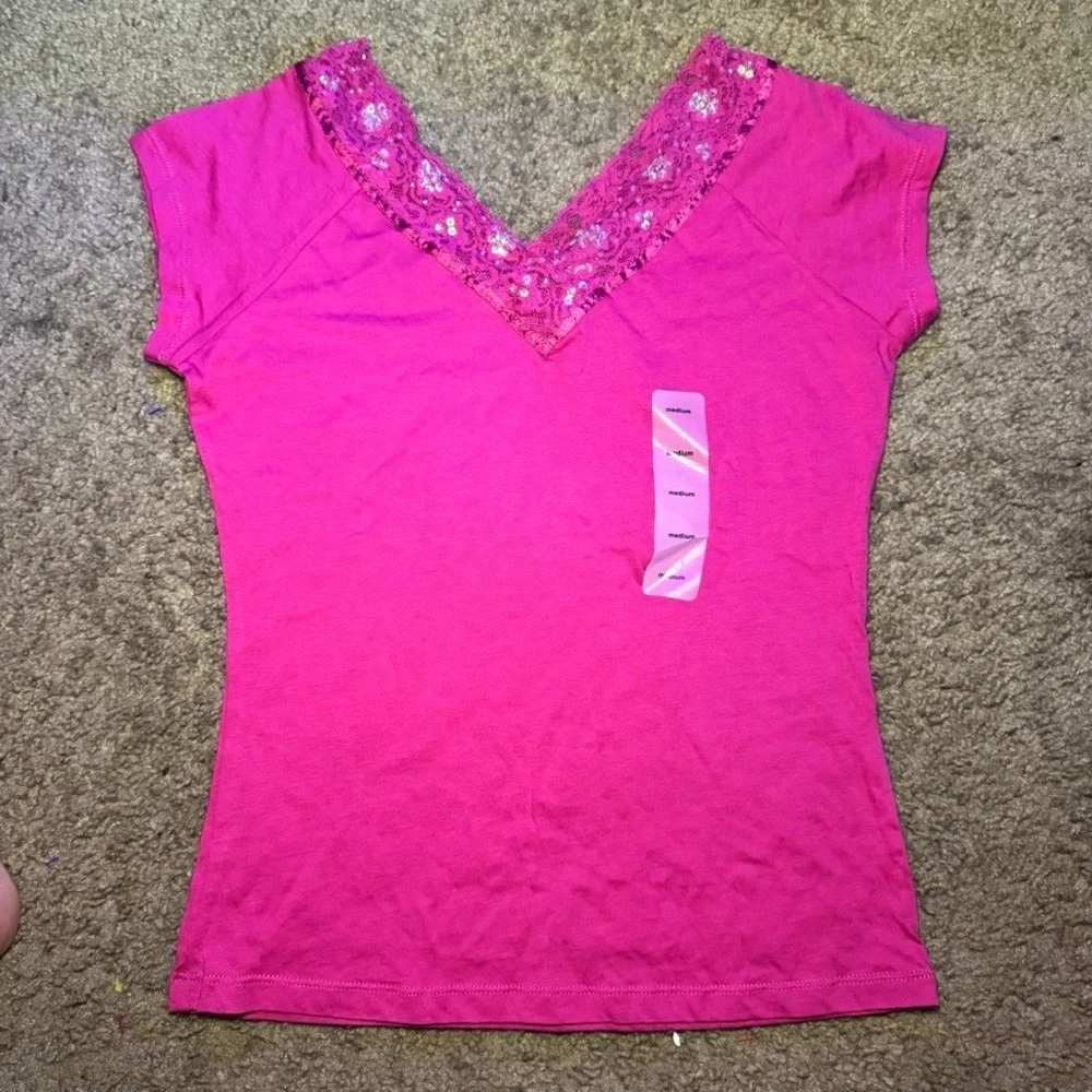 Ellemenno‎ Hot Pink Cotton Sequin Lace V-Neck T-Shirt Y2K Women Medium NWOT